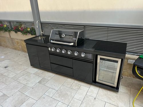 וולקן 5 VOLCAN Premuim Black + כיור + מקרר 