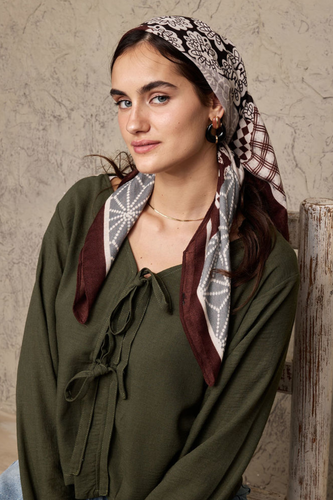 מטפחת מרובעת קטנה אזליה חום