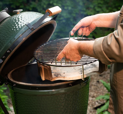 מעשנת פחם Big Green Egg - דגם Medium חבילה מלאה 