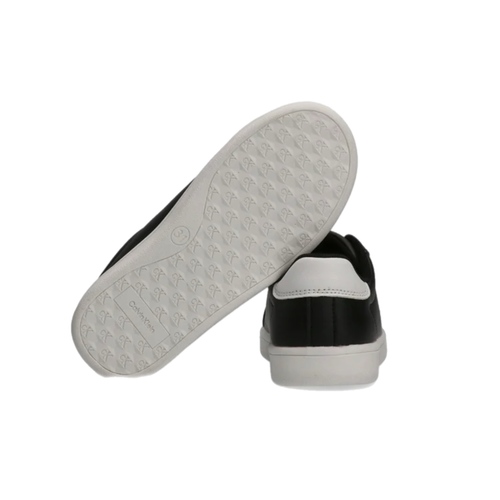 נעל CALVIN KLEIN מידות 30-39 לילדים בגוון שחור-לבן