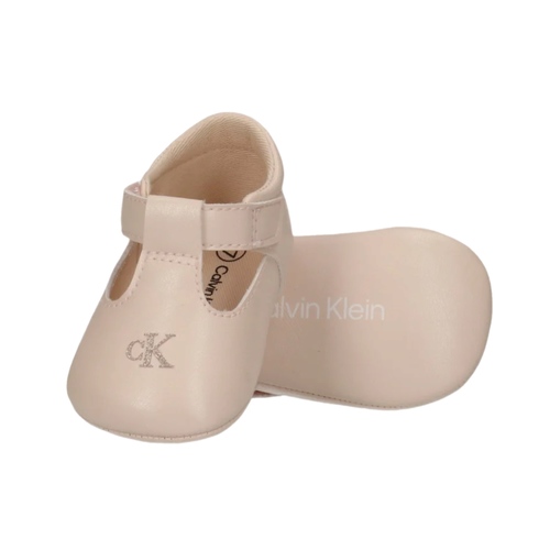 נעל טרום הליכה CALVIN KLEIN מידות 17-19 לילדים בגוון ניוד פנינה