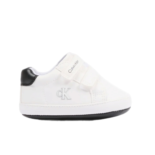 נעל טרום הליכה CALVIN KLEIN מידות 17-19 לילדים בגוון לבן עם סקוצ'ים
