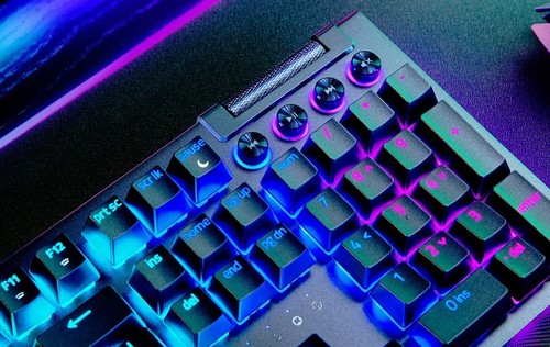 מקלדת גיימינג מכאנית חוטית Razer Blackwidow V4 Pro Green Switch