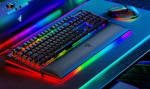 מקלדת גיימינג מכאנית חוטית Razer Blackwidow V4 Pro Green Switch