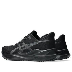 אסיקס דגם Asics Versablast 4 Men Black Carrier Grey נעלי ורסאבלאסט 4 לגברים