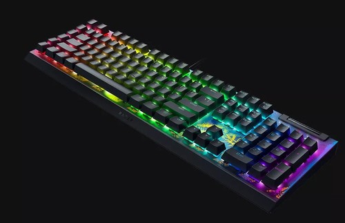 מקלדת גיימינג מכנית חוטית Razer BlackWidow V4 X Fortnite Edition