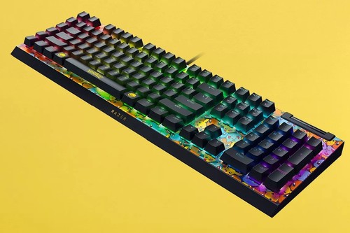 מקלדת גיימינג מכנית חוטית Razer Blackwidow V4 X Pokémon Kanto Starters Edition