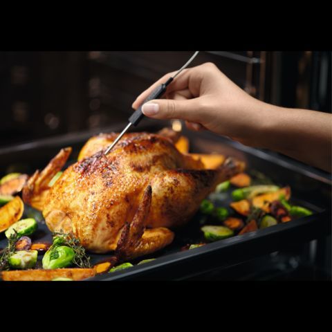 תנור קטליטי רב-תכליתי ®SenseCook עם טורבו אקטיבי מסדרת  Borderless Design EOK6727X