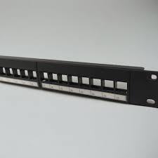 פאץ פאנל ריק 24 פורטים לארון תקשורת מבית FiberTech