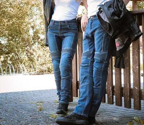 trilobite-parado-riding-jeans-blue-men-front-on-peopel