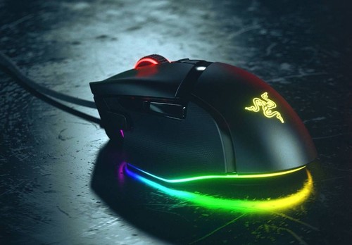 עכבר גיימינג ארגונומי חוטי Razer Basilisk V3