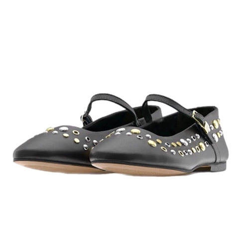 נעל TOMMY JEANS מידות 36-40 לנשים בגוון שחור עם ניטים