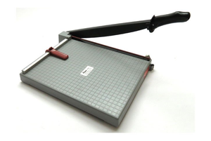 גיליוטינה סכין A4 - בסיס פלסטיק -  Pinter PT02