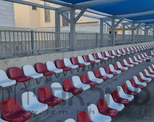 מושב פלסטיק דגם אלגנס + קונזולה להתקנה על קירות