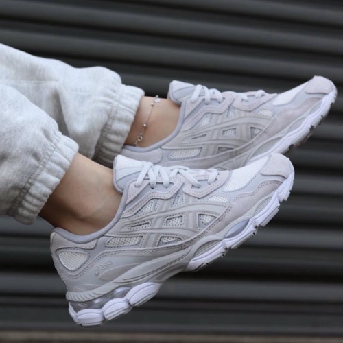 נעל ASICS מידות 37-46 לנשים