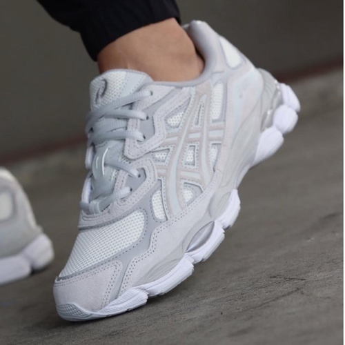 נעל ASICS מידות 37-46 לנשים