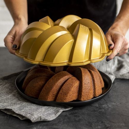תבנית Nordic ware Bundt Braided 