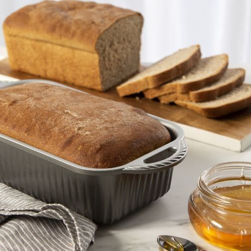 תבנית לחם/אינגליש קייק+ידיות Nordic ware 