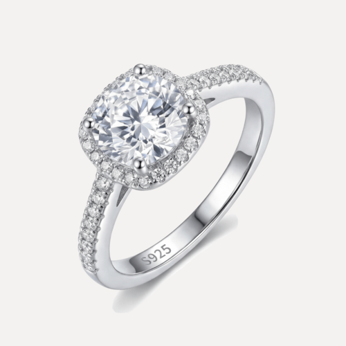 טבעת עגולה ודקה משובצת 