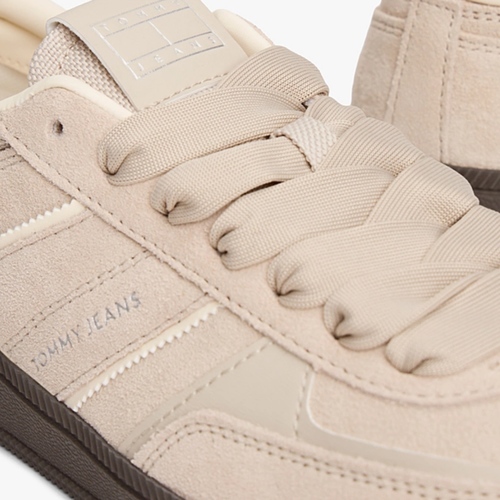 נעל TOMMY JEANS מידות 36-40 לנשים בגוון שמנת