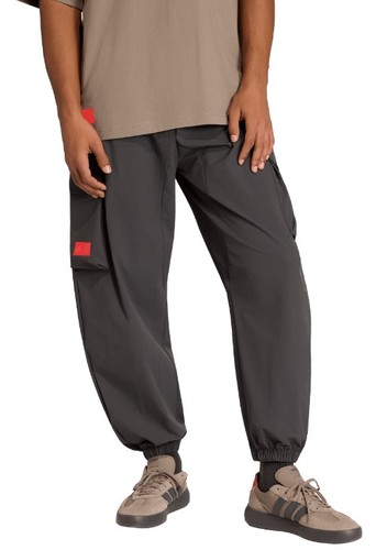 מכנסי אדידס adidas Audi Revolut F1 Team Elevated Woven Pant | גברים