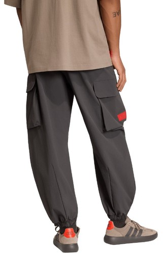 מכנסי אדידס adidas Audi Revolut F1 Team Elevated Woven Pant | גברים