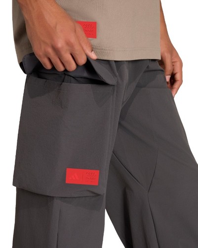מכנסי אדידס adidas Audi Revolut F1 Team Elevated Woven Pant | גברים