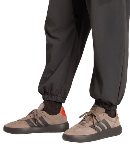 מכנסי אדידס adidas Audi Revolut F1 Team Elevated Woven Pant | גברים
