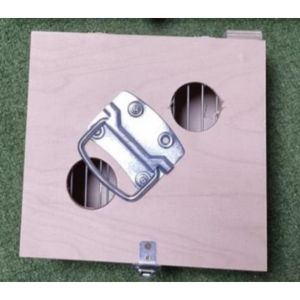 כלוב העברה מעץ קטן