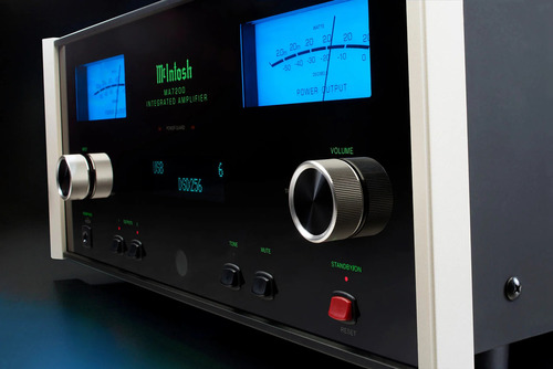 McIntosh MA7200 front