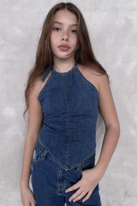 חולצה קולר עם שפיץ דילן