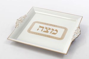 מגש למצה בסגנון ענתיק
