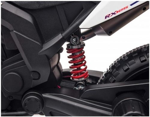 אופנוע דמוי Aprilia RX שטח חשמלי ממונע 12V עם גלגלי עזר, אפקטים קוליים ותאורה - לבן