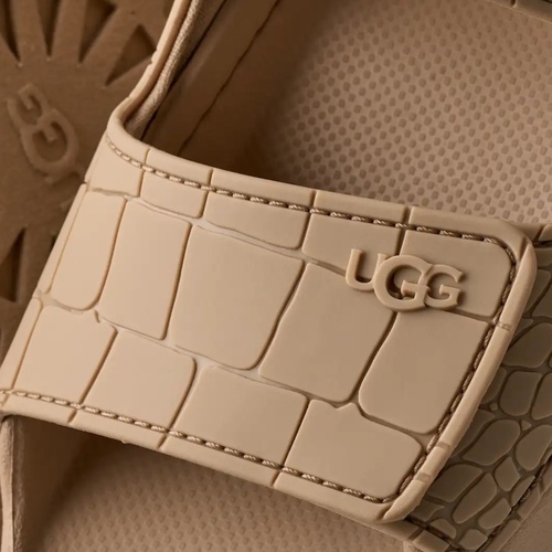 סנדל UGG גולדנסטאר גולדנגלואו אמבוסד מידות 36-41 לנשים בגוון קאמל