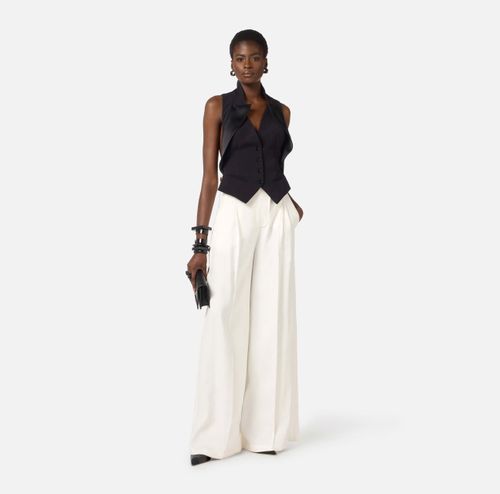 Waistcoat in lightweight crêpe fabric with satin lapels