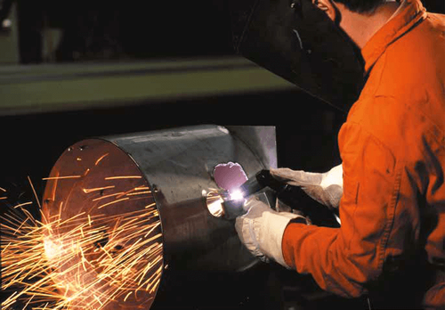 REHM BARRACUDA® 105i: העוצמה האולטימטיבית בחיתוך פלזמה תעשייתי