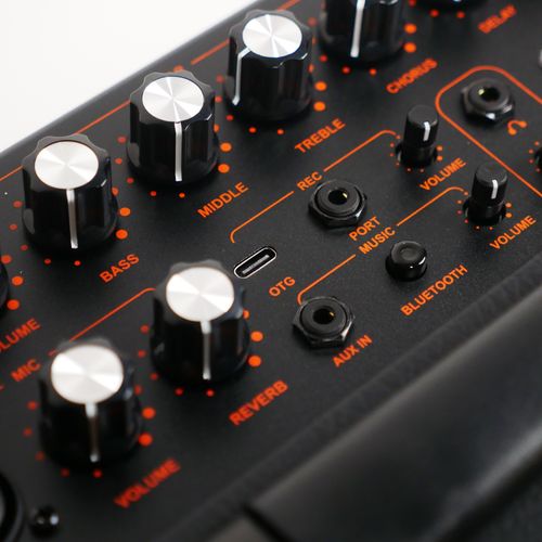 מגבר גיטרה אקוסטי JOYO JO-AC20S - מגבר נטען 20 וואט עם שני רמקולים וסוללת ליתיום מובנית לנגינה ניידת