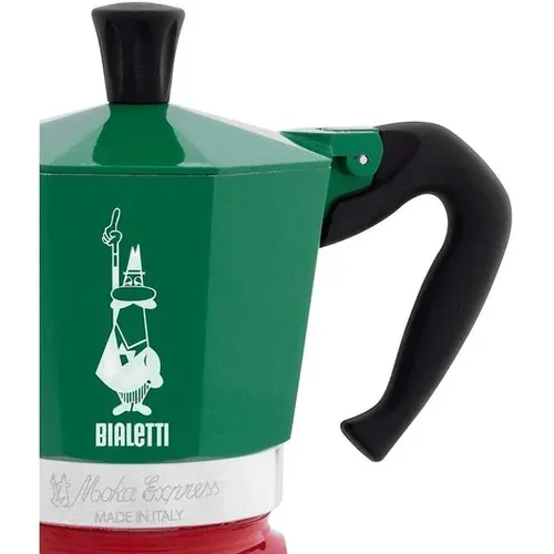 מקינטת Bialetti בצבע ירוק עם ידית שחורה ובסיס אדום, צילום תקריב בצד.