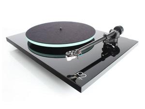 פטיפון מבית REGA RESEARCH דגם PLANAR 2