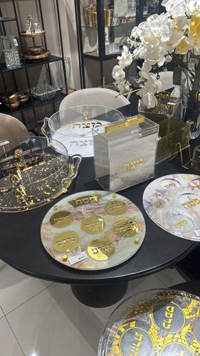 קופסה למצות מכונה אקריליק