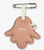 סיכת חמסה סרוגה מיננה PEACE חום בהיר