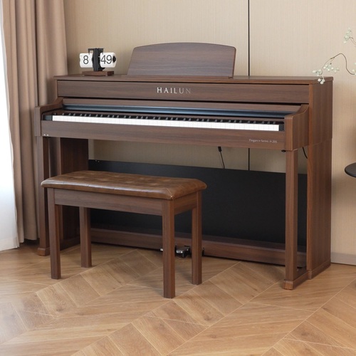 פסנתר דיגיטלי Hailun PIANOVA H202 בגימור אגוז וולנט עם מקלדת משוקללת ומסך מגע צבעוני - מבט מלפנים על רקע לבן המדגיש את העיצוב האלגנטי והמקצועי