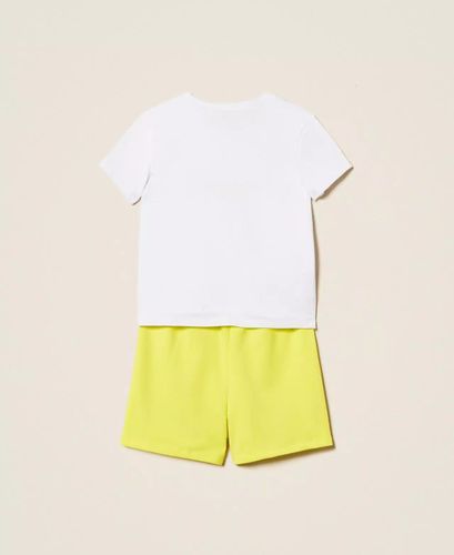 Girls' T-shirt with embroidery and plush fabric shorts