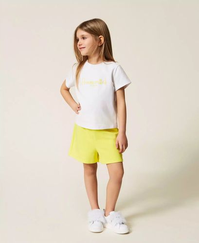 Girls' T-shirt with embroidery and plush fabric shorts