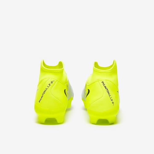 נעלי כדורגל  Nike Phantom Luna II Academy