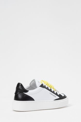 GIRLS SNEAKERS
