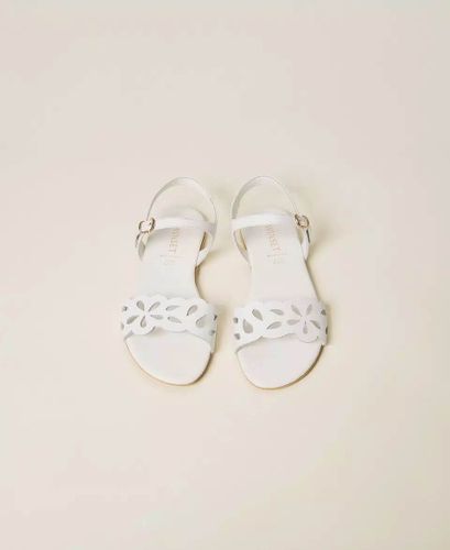 Leather sandals with floral pattern