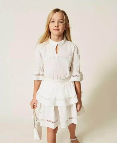 Short poplin dress with lace