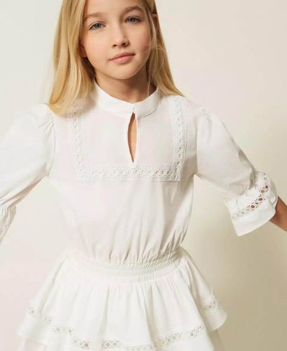 Short poplin dress with lace