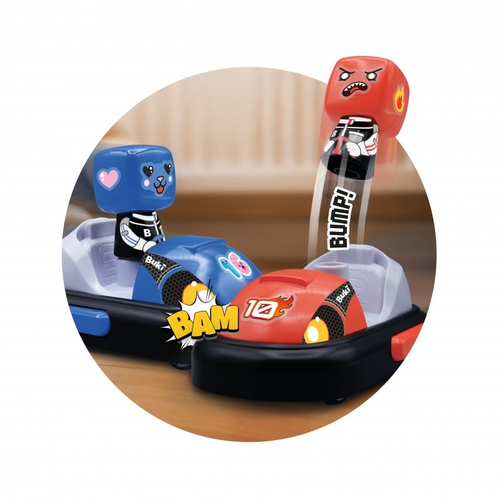 זוג מכוניות מתנגשות על שלט Super Karts – מרוץ ואקשן ללא הפסקה